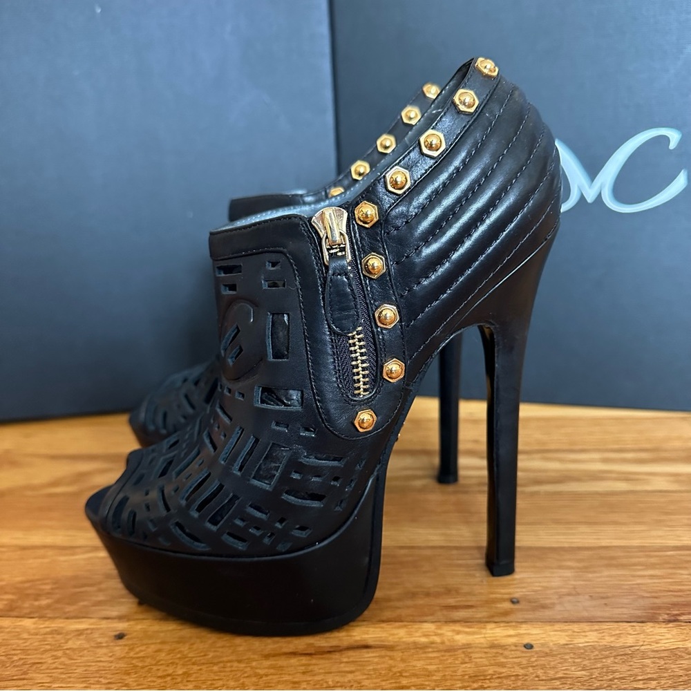 NIB Monika Chiang Black Leather Laser Cut Bootie w Gold Accents Size 37.5